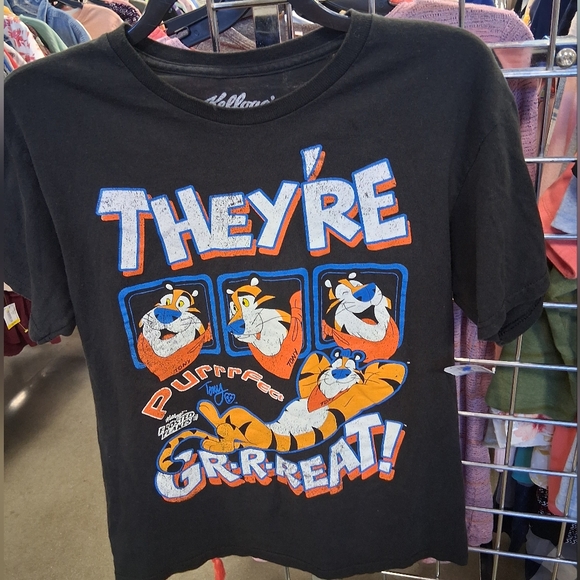 Tony the Tiger Black Graphic T-shirt with Cartoon Design - Picture 4 of 4